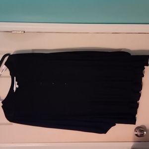 BLACK LONG RUFFLED BOTTOM TOP